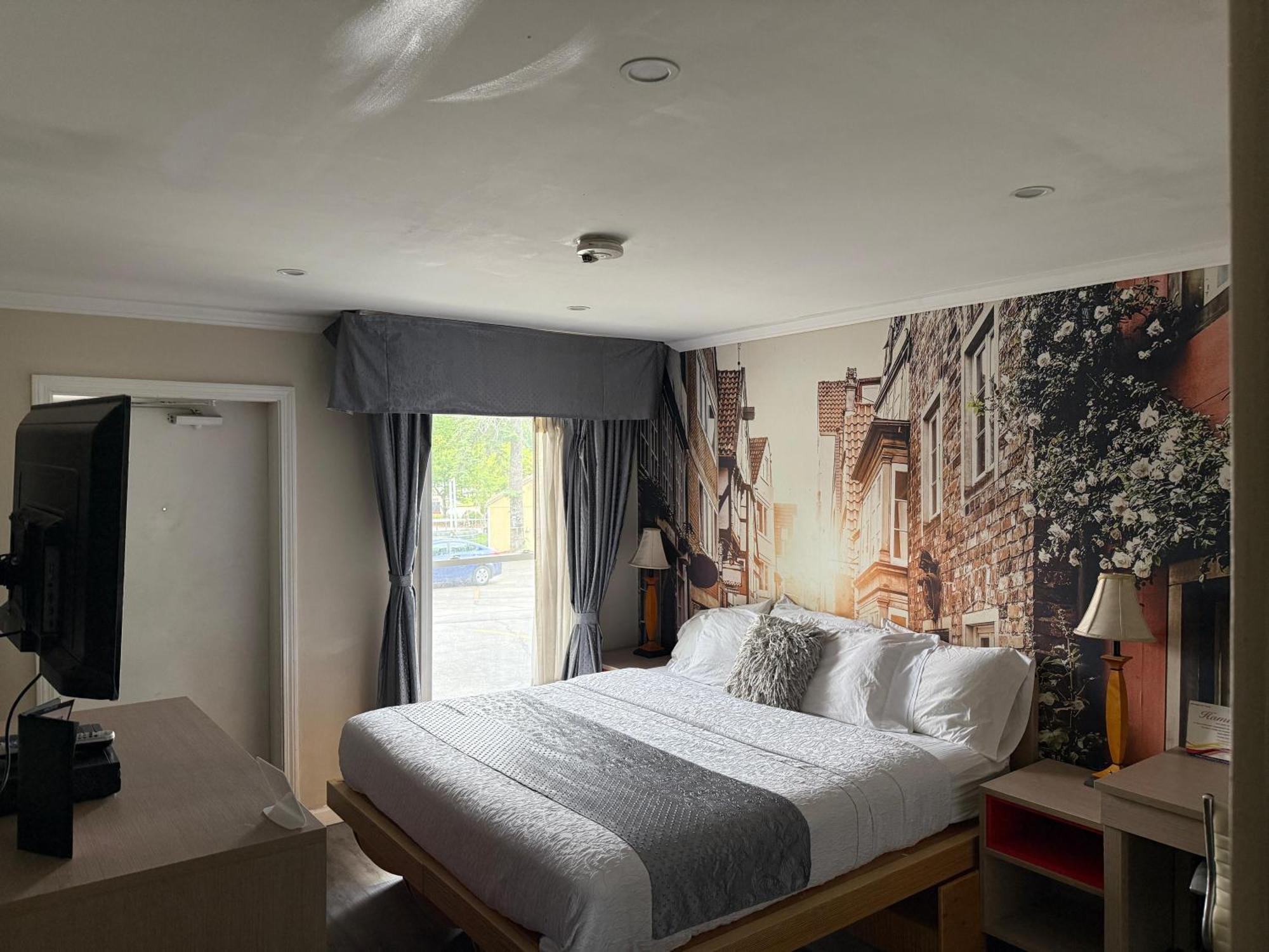 Hamilton Inn สเตอร์บริดจ์ ภายนอก รูปภาพ